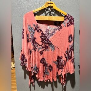 Free People Pink Paisley Maui Wowie flutter sleeve top size medium